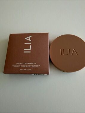ILIA Sunshift Cream Bronzer - swatched once